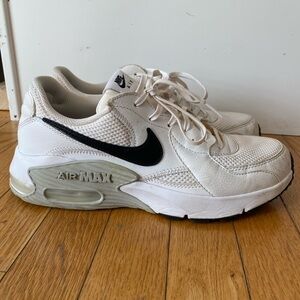 Nike Air Max Low-Top Sneakers